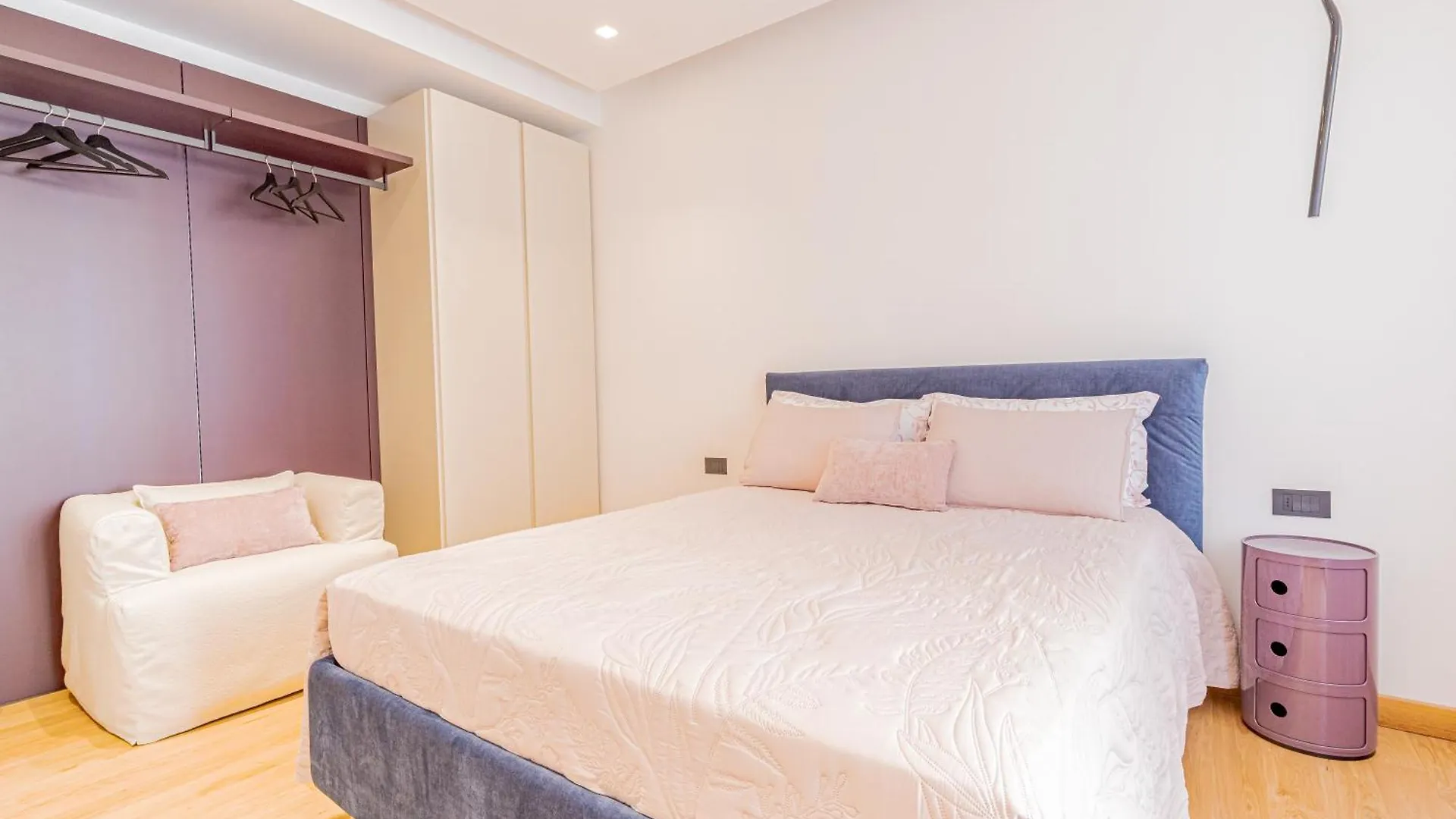 Colour Suite Naples Bed & Breakfast