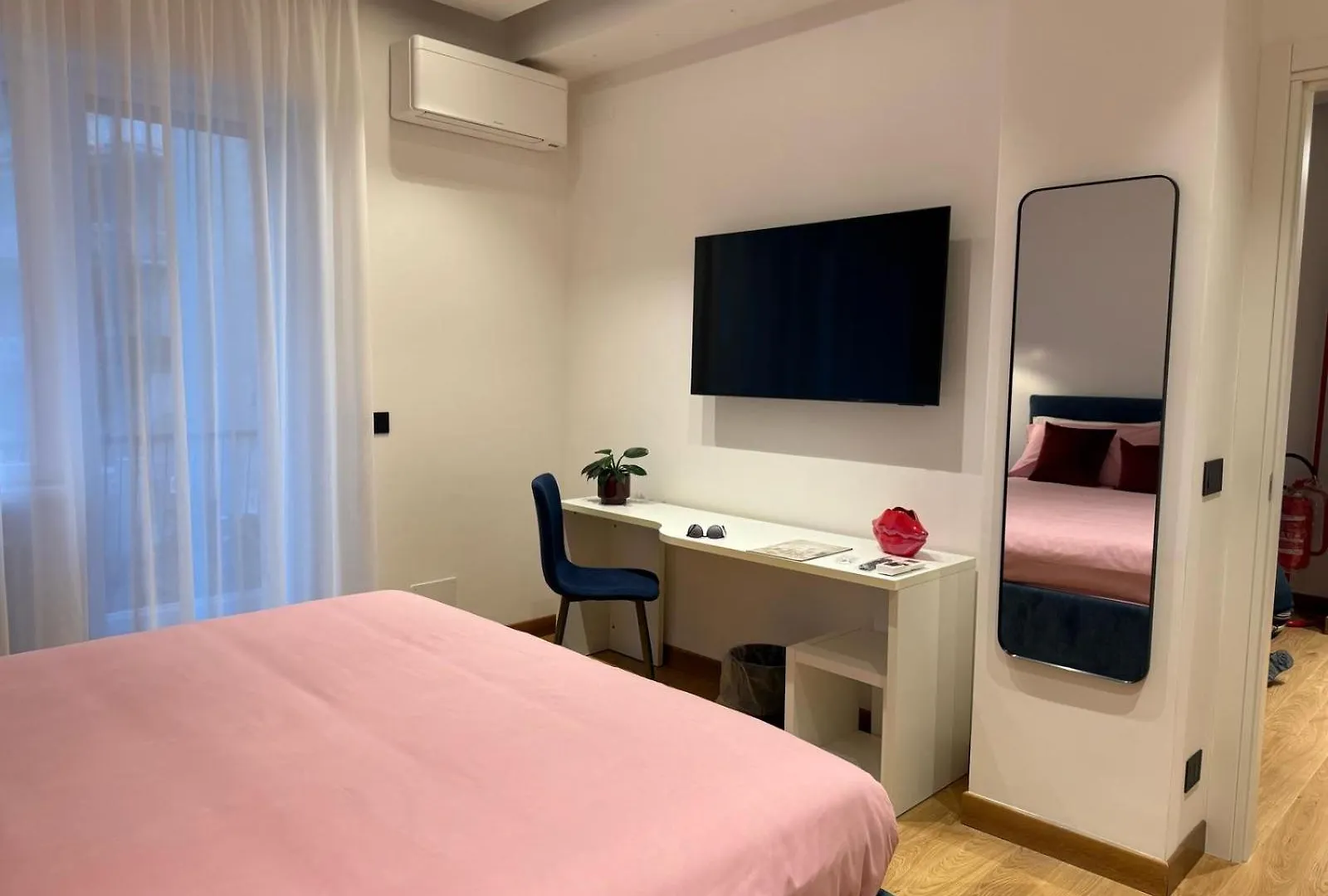 Colour Suite Naples